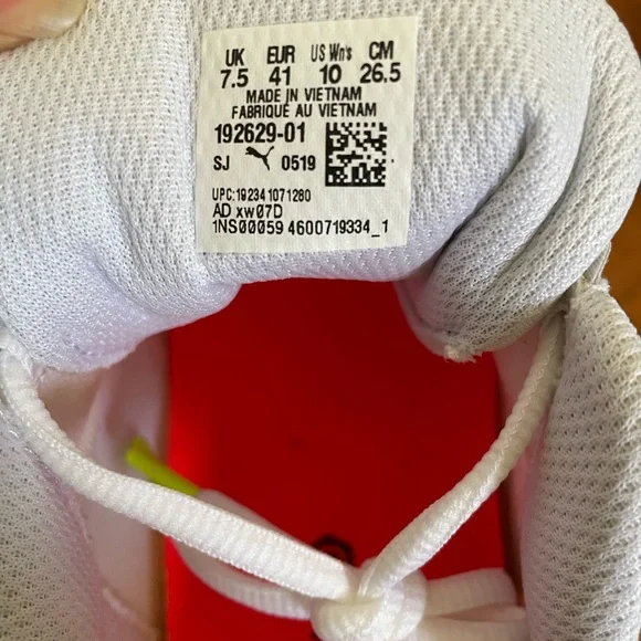 Puma Sneakers with Neon Accents - Picture 7 of 7